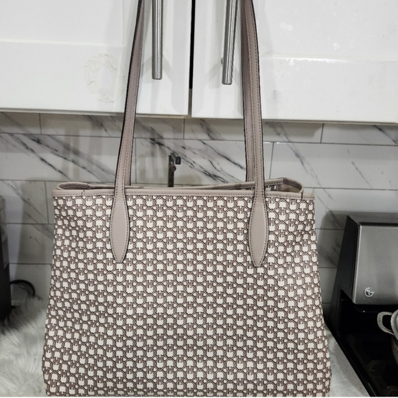 kate spade Handbags - Kate spade New York Spade Link Tote in White Multi